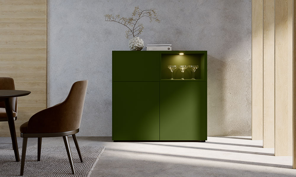 Stilvolles Highboard mit integrierter Beleuchtung als elegante Stauraumlösung fürs moderne Wohnzimmer