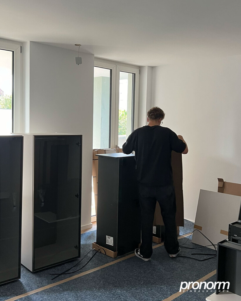 pronorm-kuechenprojekt-montage-kuechendesign-handwerk-ausbildung-kuechenbau-2025