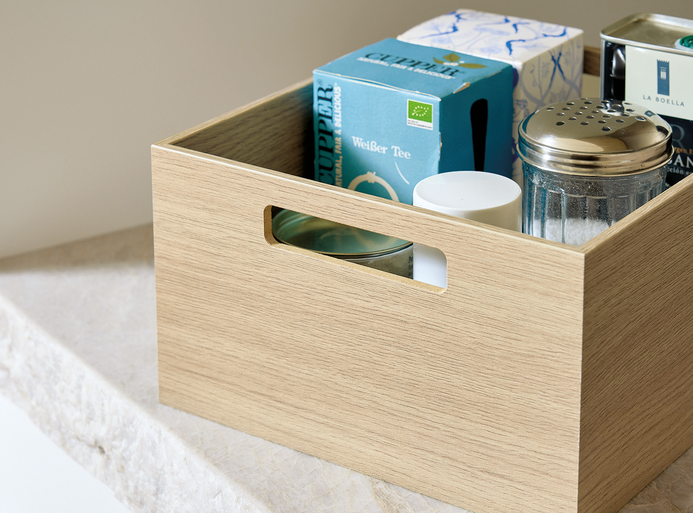 Intérieur de tiroir pronorm avec boîte de rangement pratique en aspect bois pour thé, épices et ustensiles – esthétique et fonctionnel.