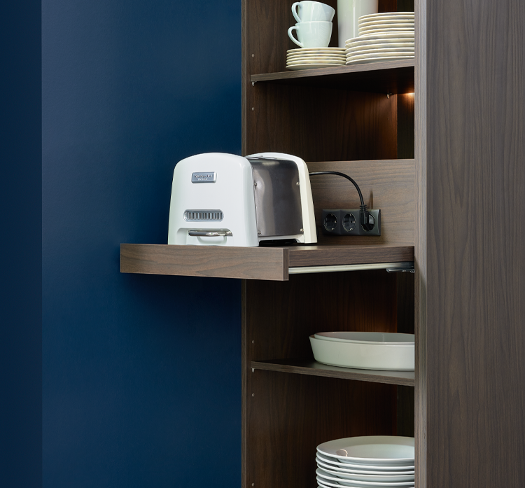 Pull-out shelf system for clear kitchen storage and structured cabinet organisation