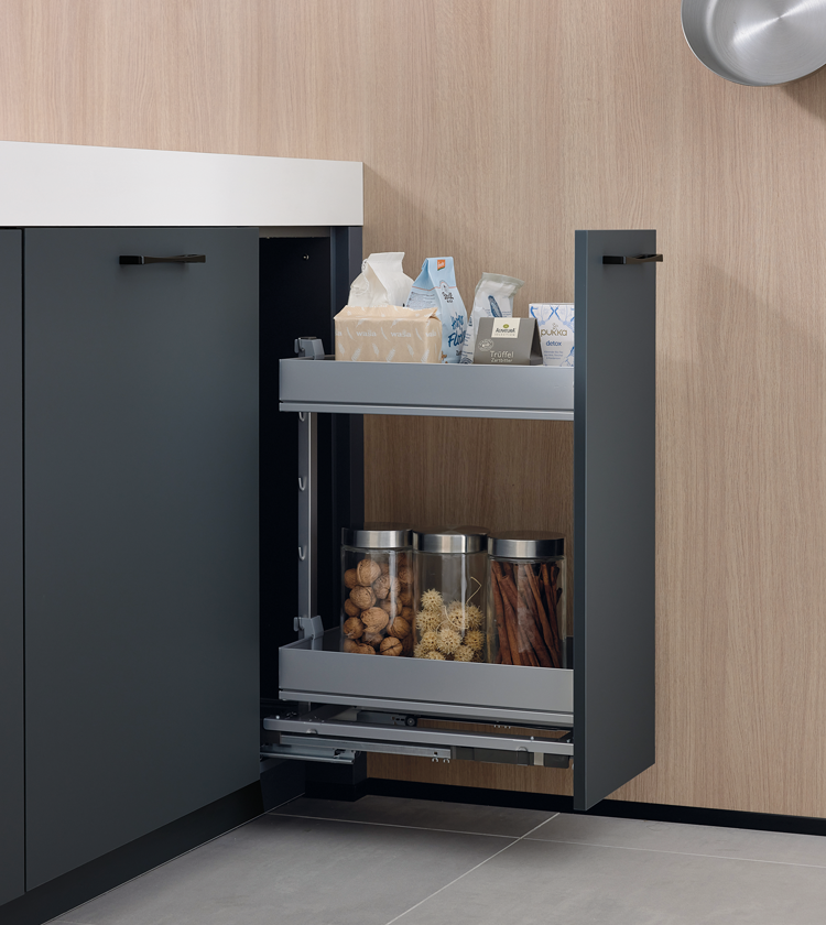 Colonne garde-manger avec système coulissant pour un rangement cuisine organisé