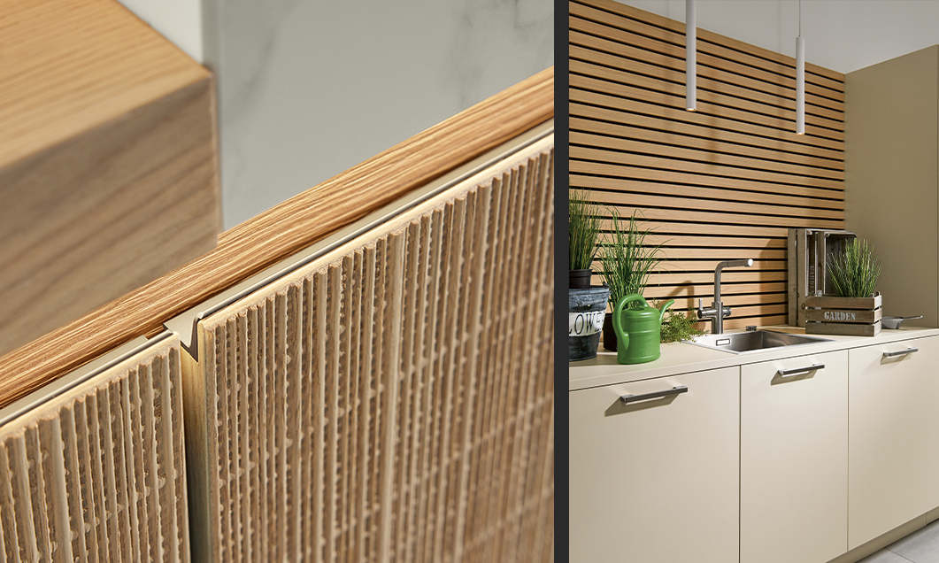 pronorm keuken in boho-stijl met verlichte greeplijst aan het keukeneiland en een bijkeuken met pendellampen.