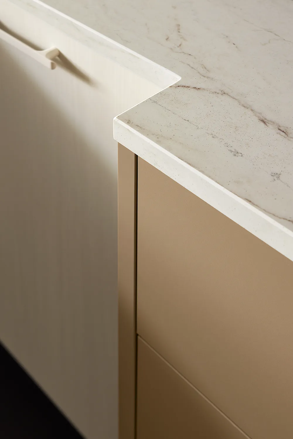 pronorm-beige-kitchen-light-worktop