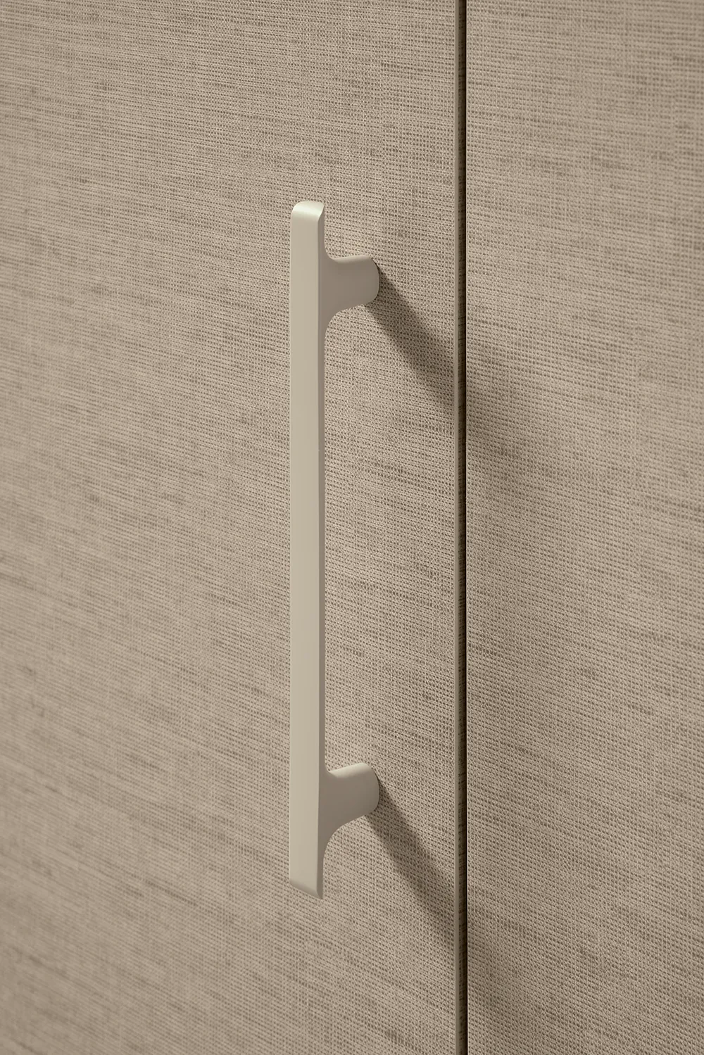pronorm-kitchen-light-coloured-handle